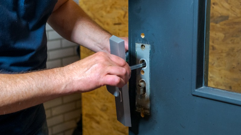Kerntrekbeslag plaatsen Kerntrekbeslag plaatsen